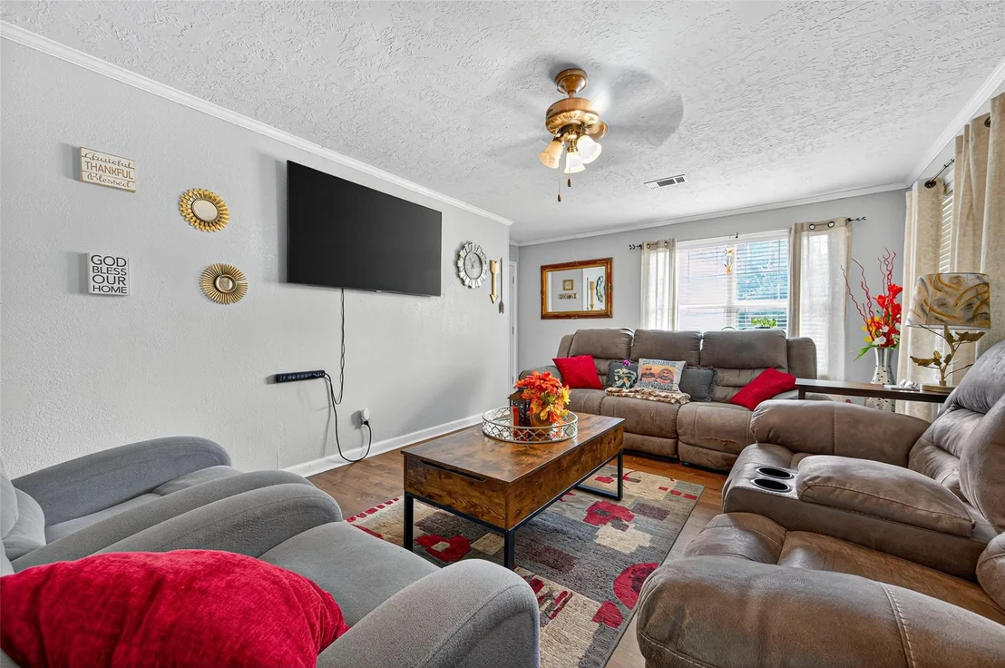 Photo of 702 Churchill Drive