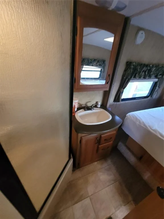 Photo of 1214 Van Sant