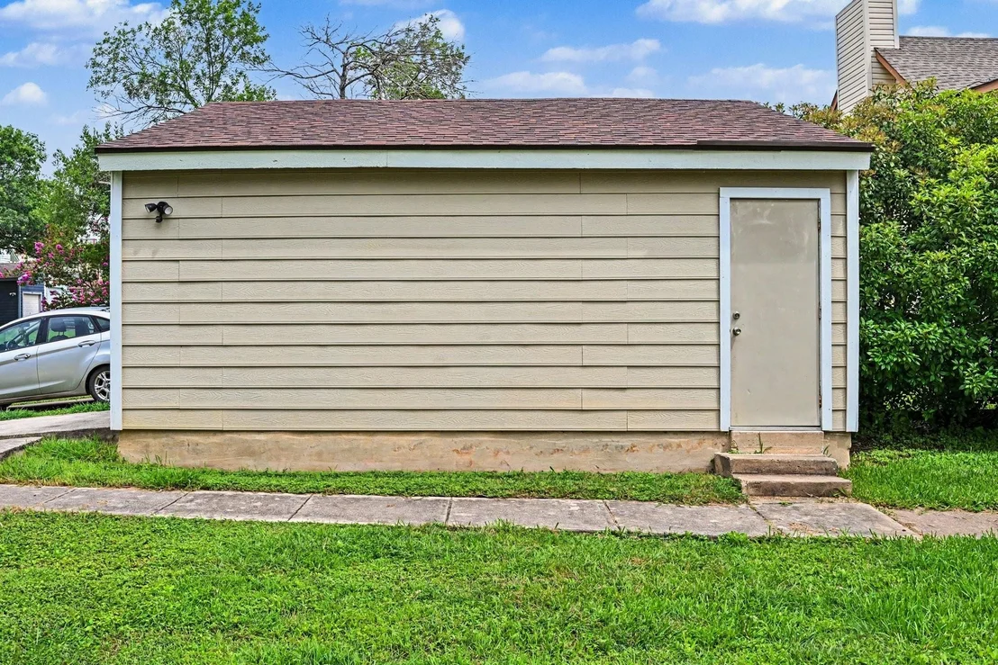Photo of 8406 Forest Ridge Drive