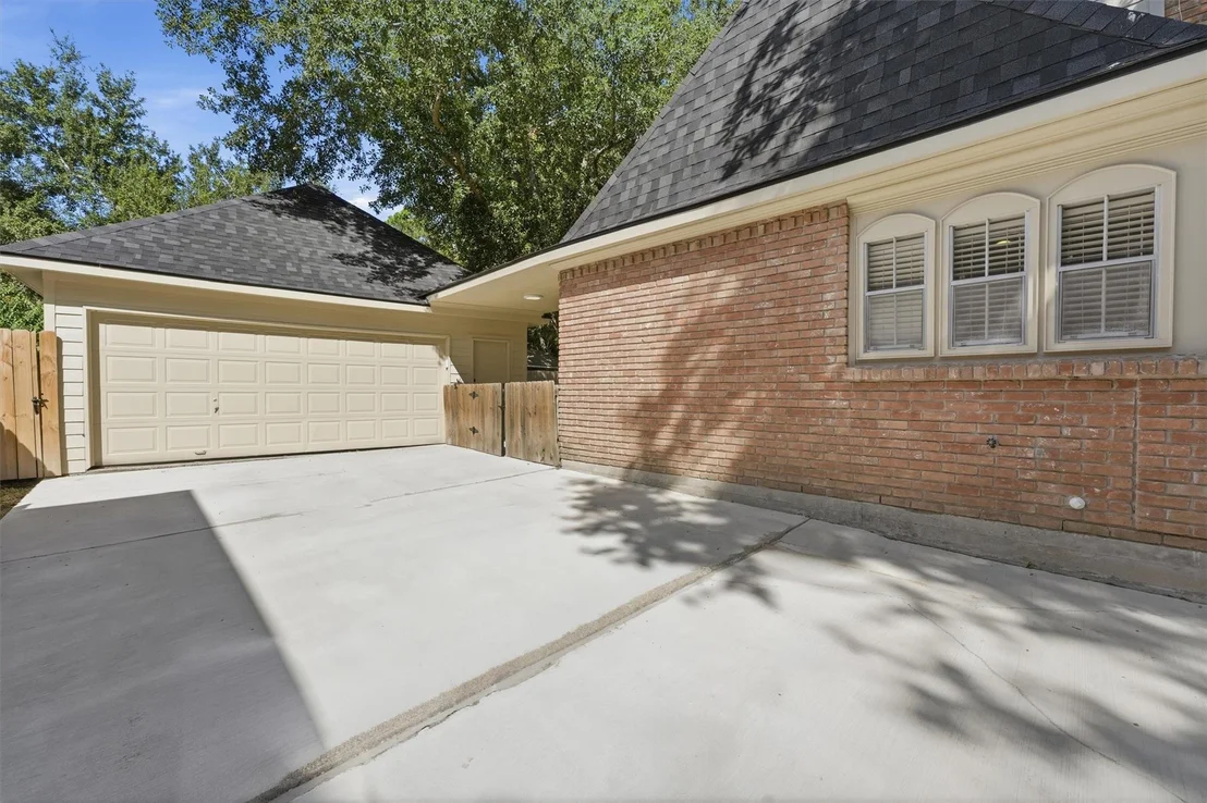 Photo of 16631 Wimbledon Forest Drive