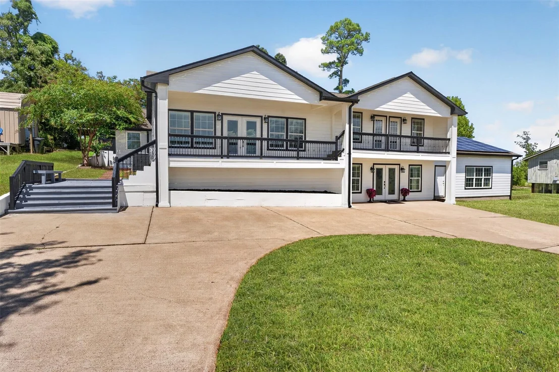 Photo of 139 Laurel Cove W