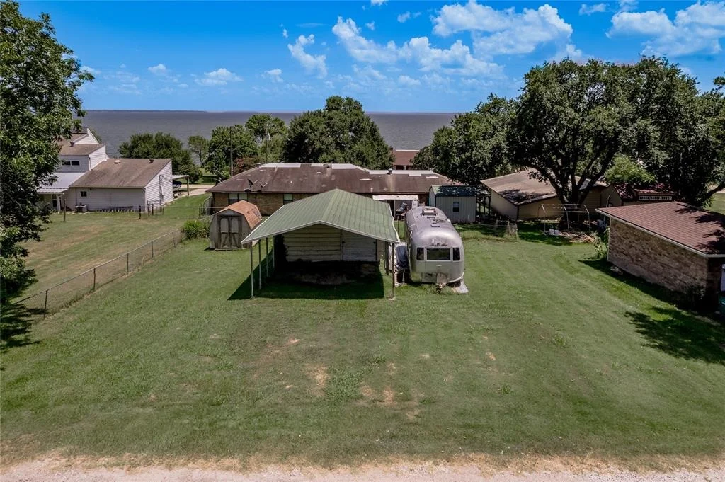 Photo of 100 W Lakeview Drive