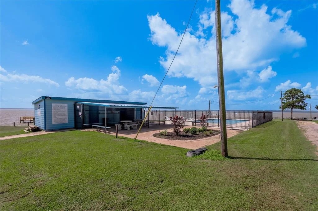 Photo of 100 W Lakeview Drive