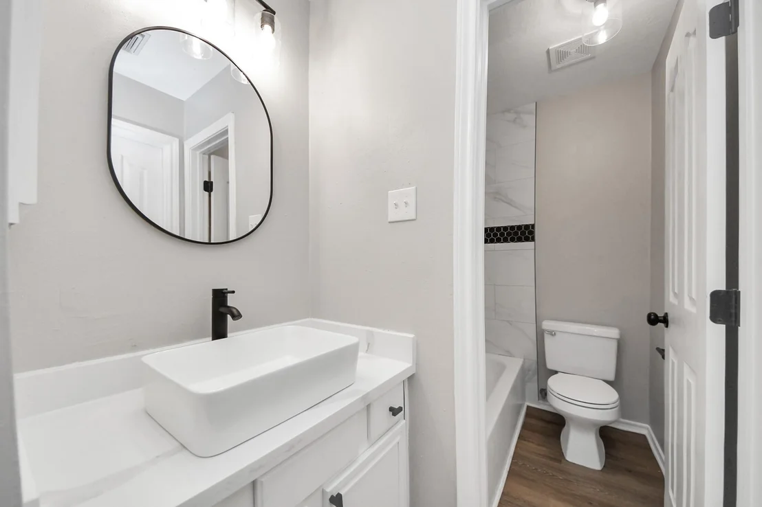 Photo of 1410 Long View Drive