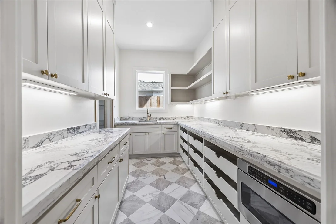 Photo of 1726 Chantilly Lane