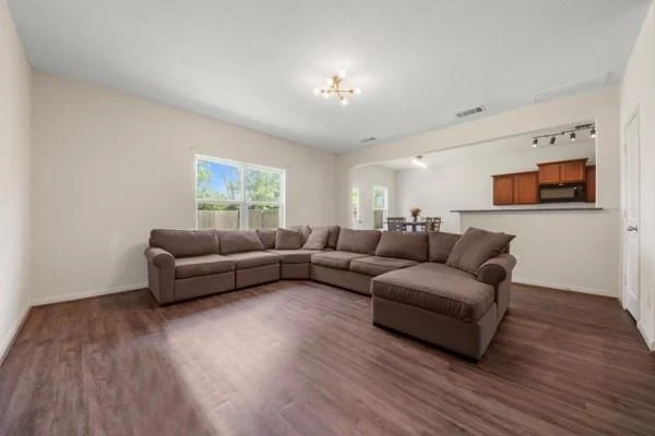 Photo of 1327 Diamond Drape Drive