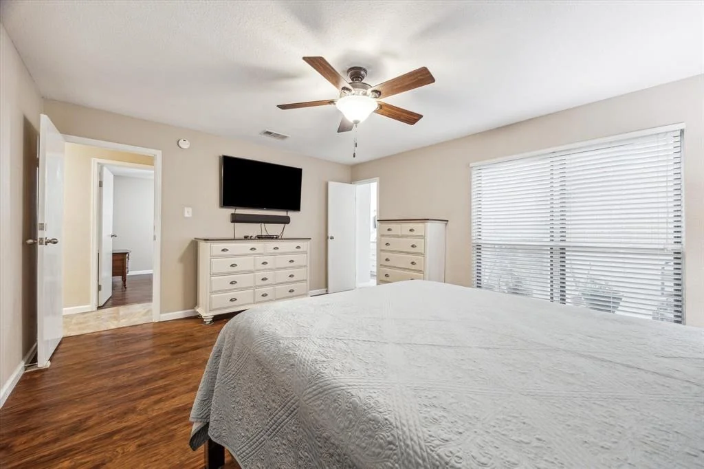 Photo of 4910 Colombia Drive
