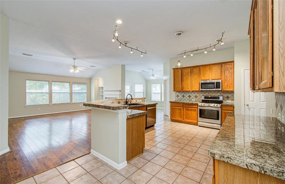 Photo of 18223 Heathridge Lane