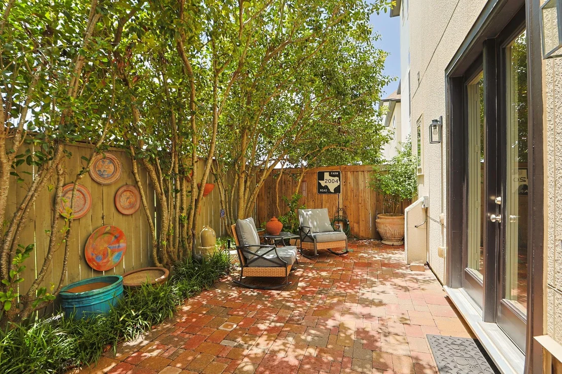 Photo of 10901 Upland Park