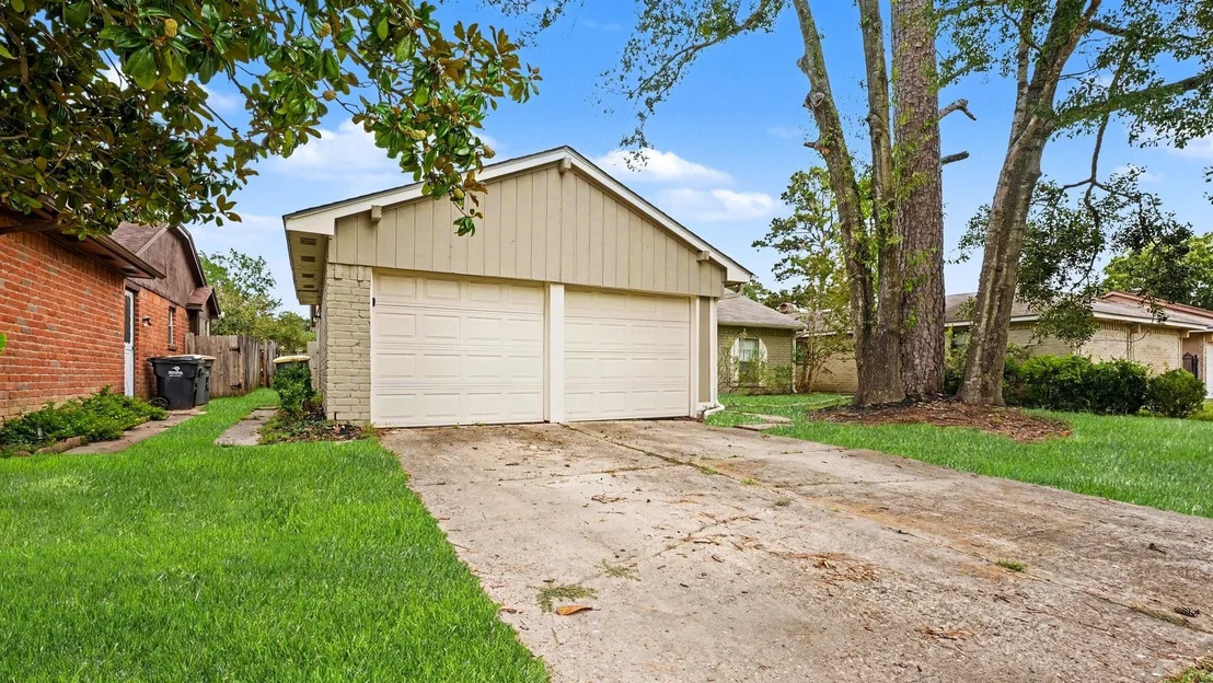 Photo of 23226 Low Ridge Road