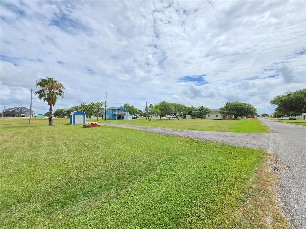 Photo of 937 Bayview Drive