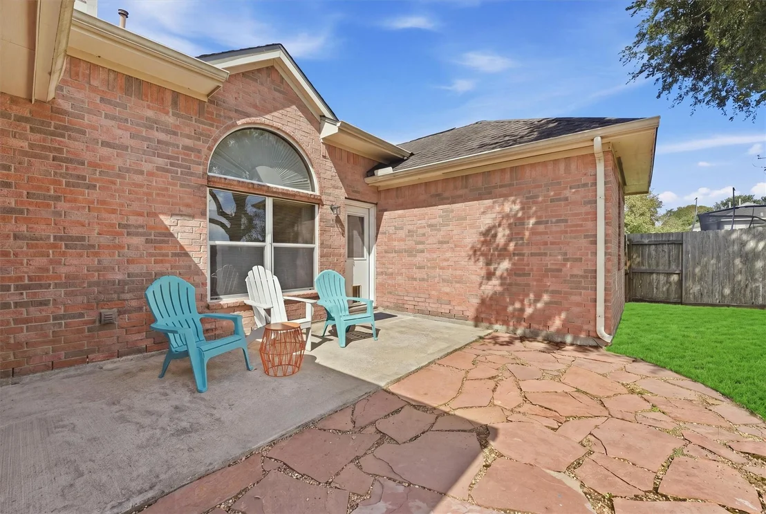 Photo of 222 Meadowhill Lane