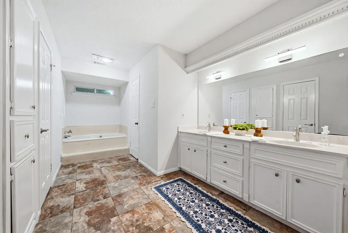 Photo of 12030 Laneview Drive
