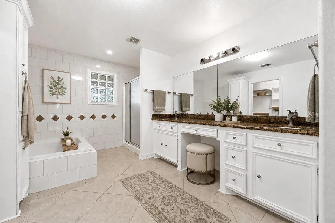 Photo of 523 Moore Bar Road