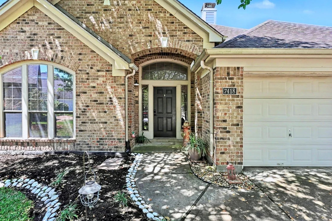 Photo of 7418 Lakesage Lane