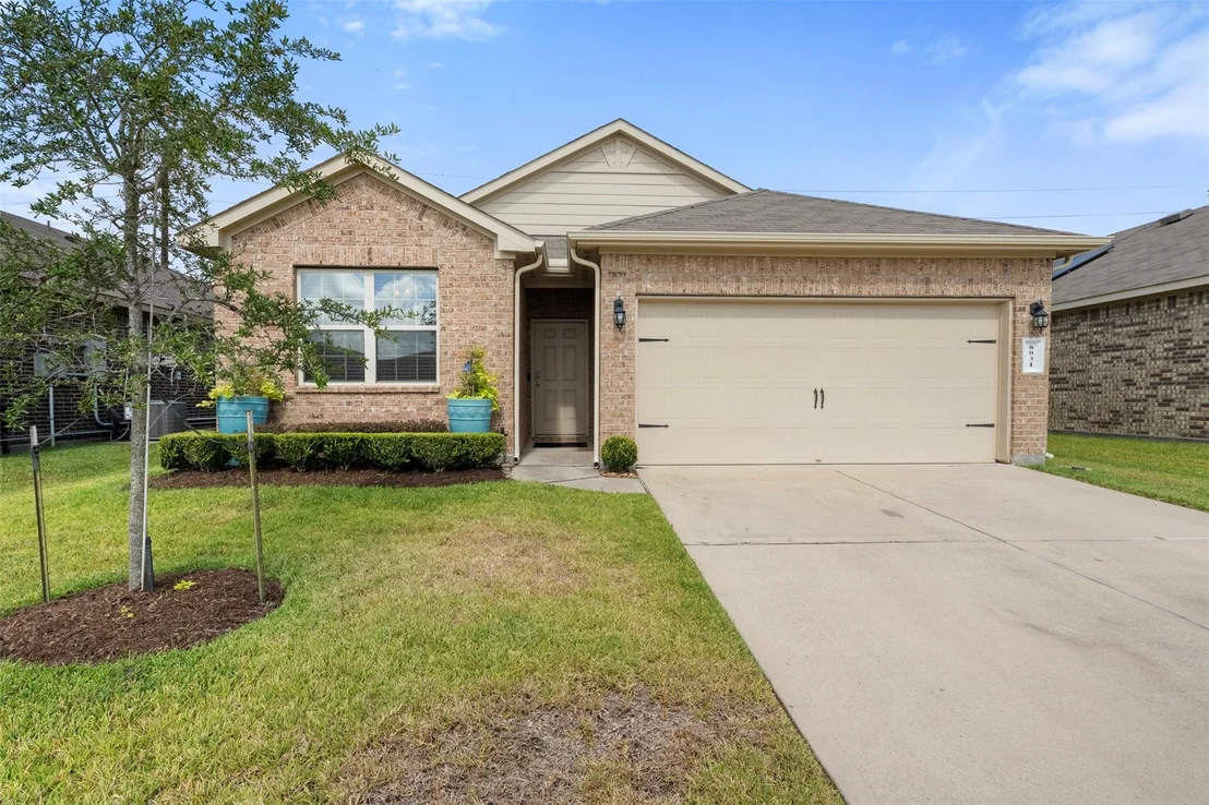 Photo of 6031 Purple Iris Street
