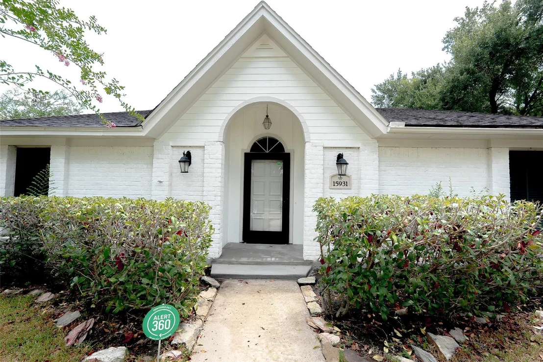 Photo of 15931 Boulder Oaks Drive
