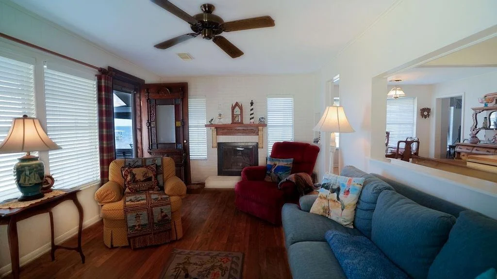 Photo of 3635 Bayshore Drive