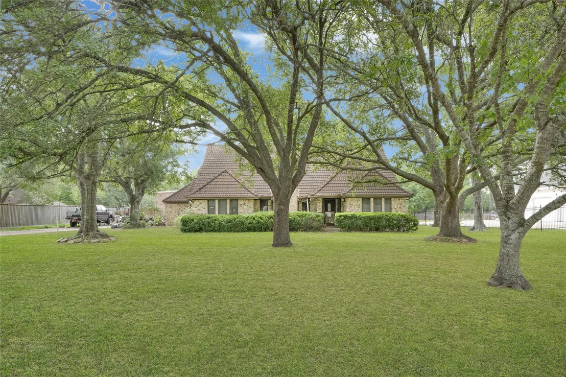 Photo of 505 Oak Drive