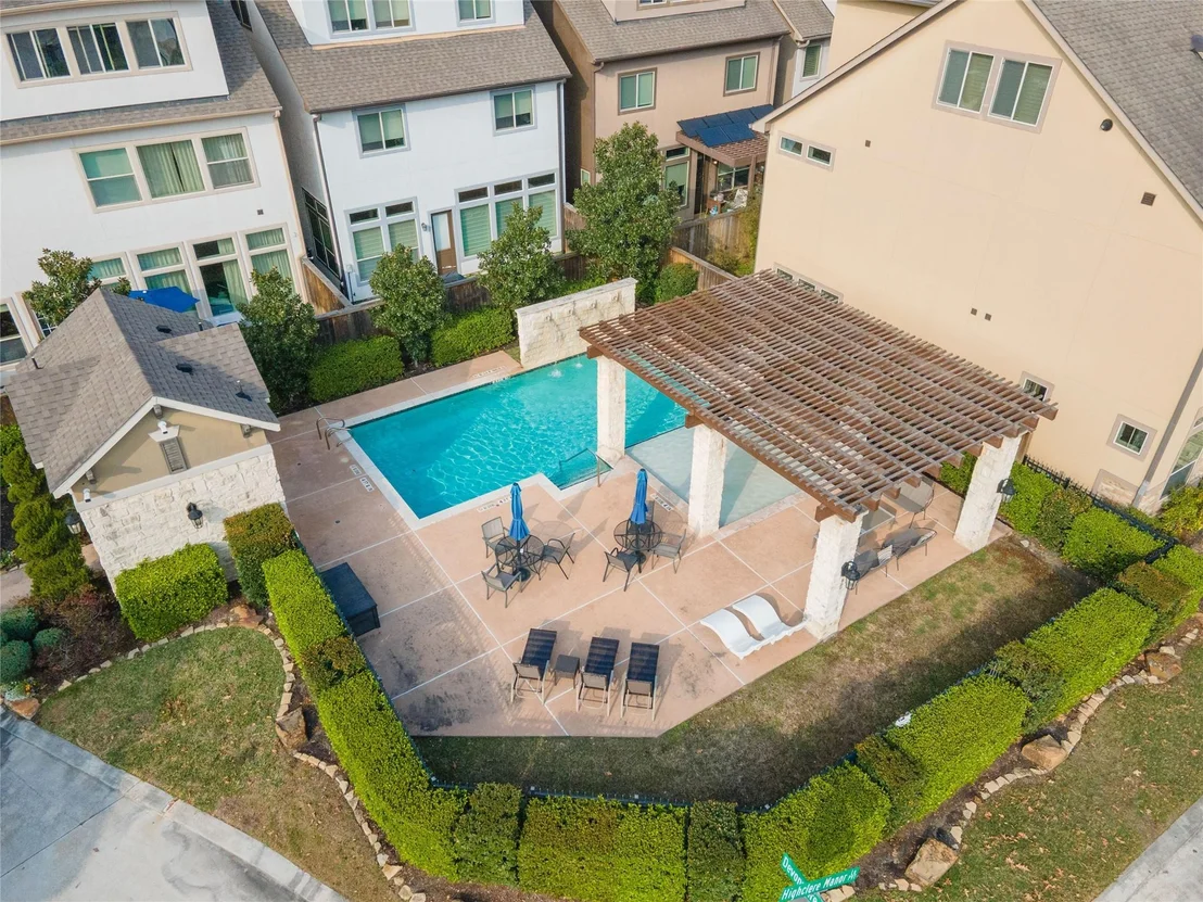 Photo of 1415 Devonshire Manor Lane