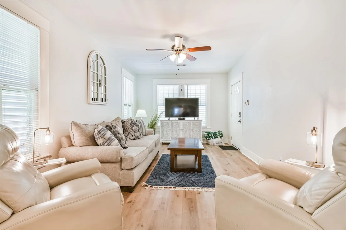 Photo of 2115 Jack Johnson Boulevard