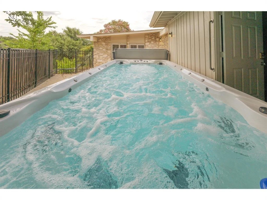 Photo of 723 Bermuda