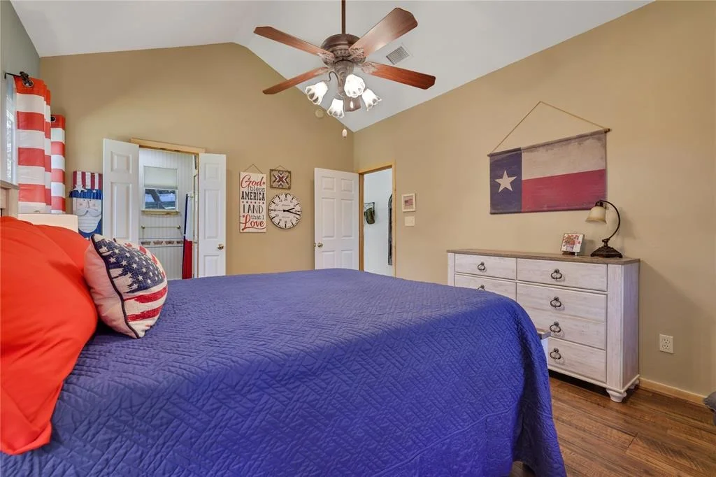 Photo of 120 Lake Oaks Boulevard