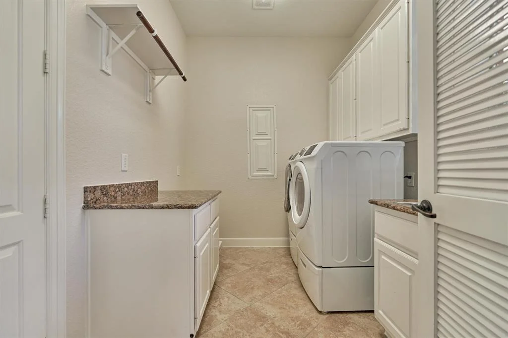 Photo of 18 N Fair Manor Circle
