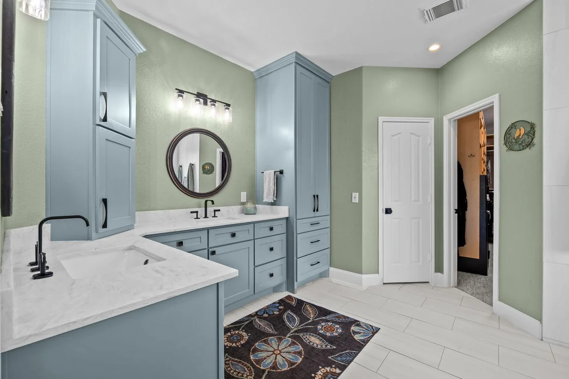 Photo of 2823 Irvington Drive