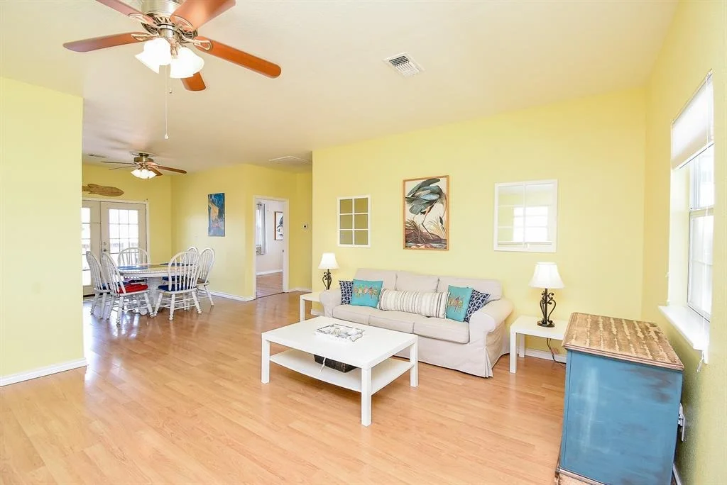 Photo of 1039 Bayview Drive