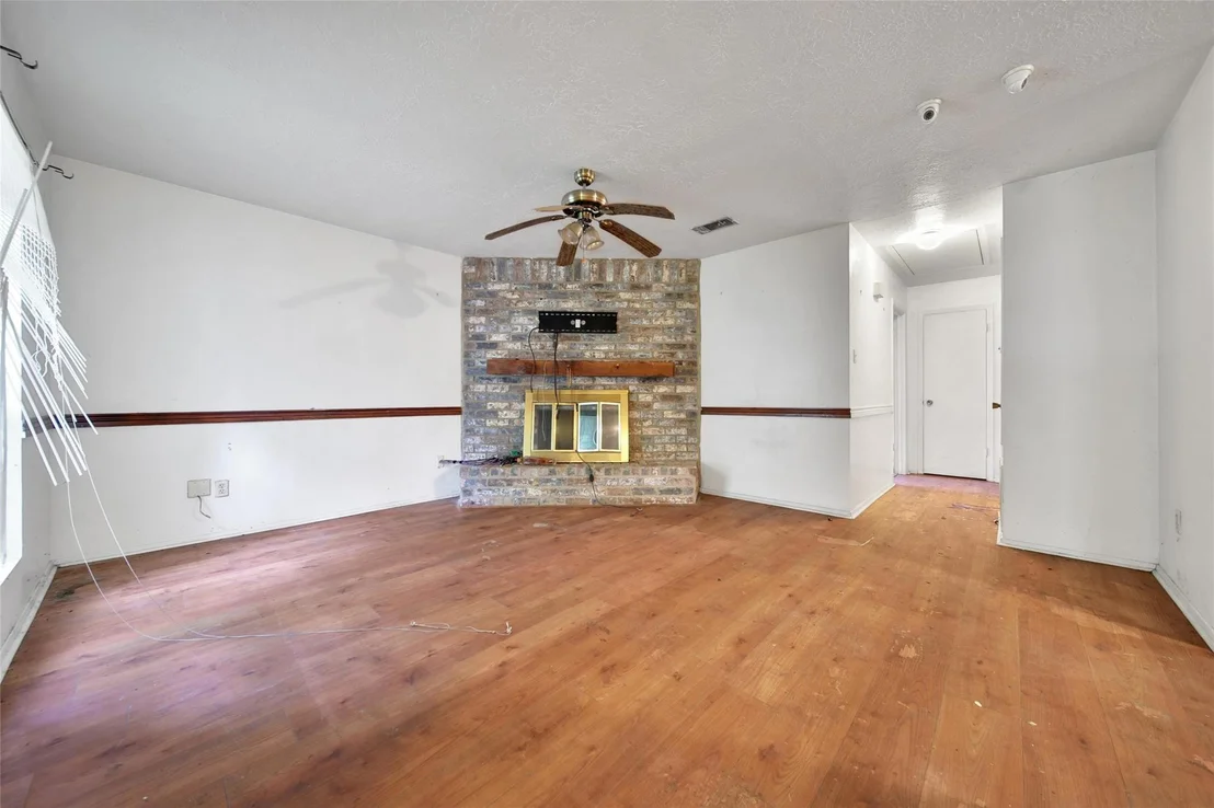 Photo of 103 E Wavy Oak Circle