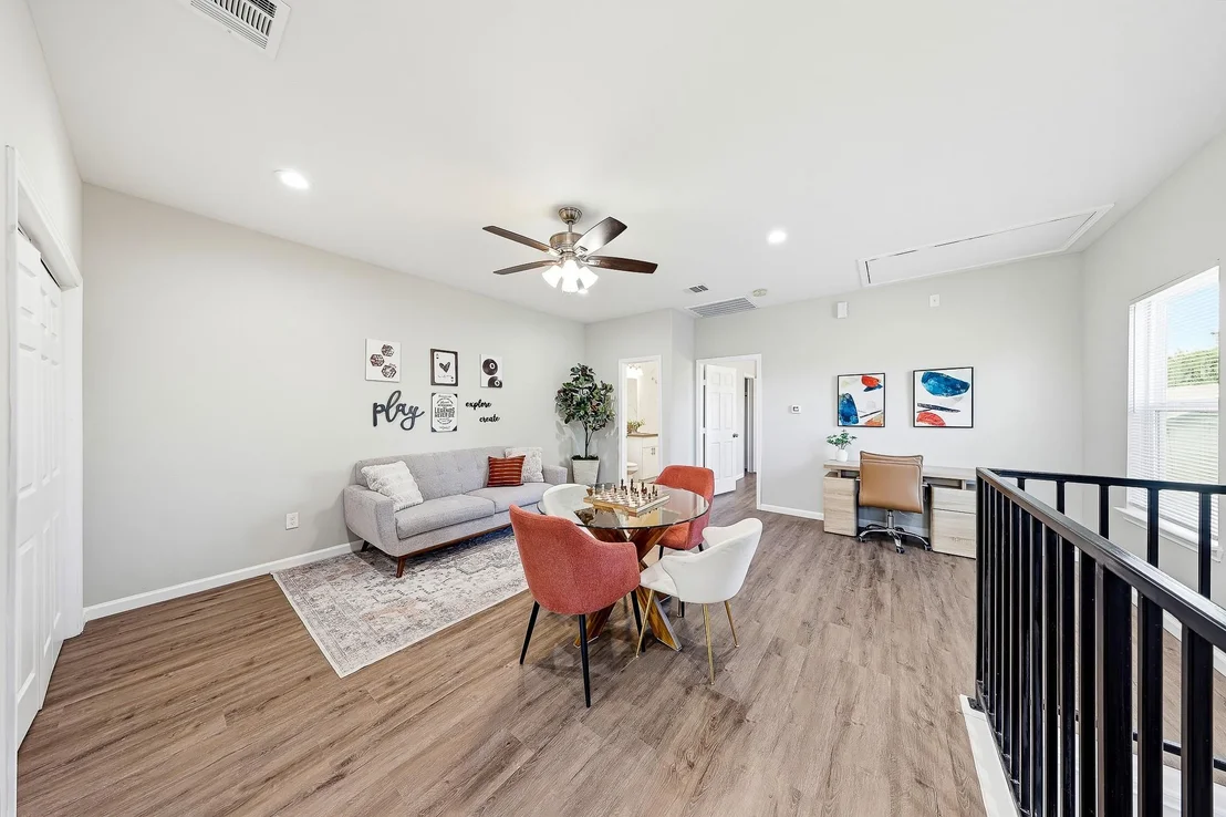 Photo of 313 De Haven Street