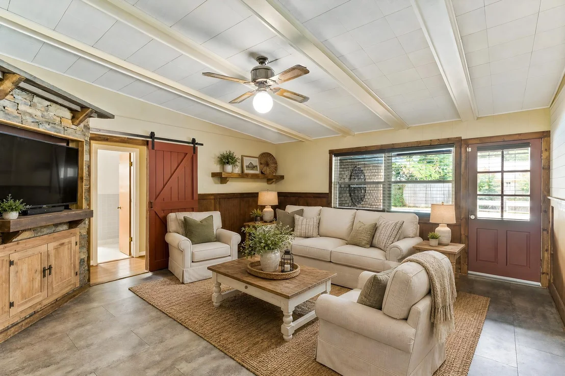 Photo of 1413 Lawn Drive