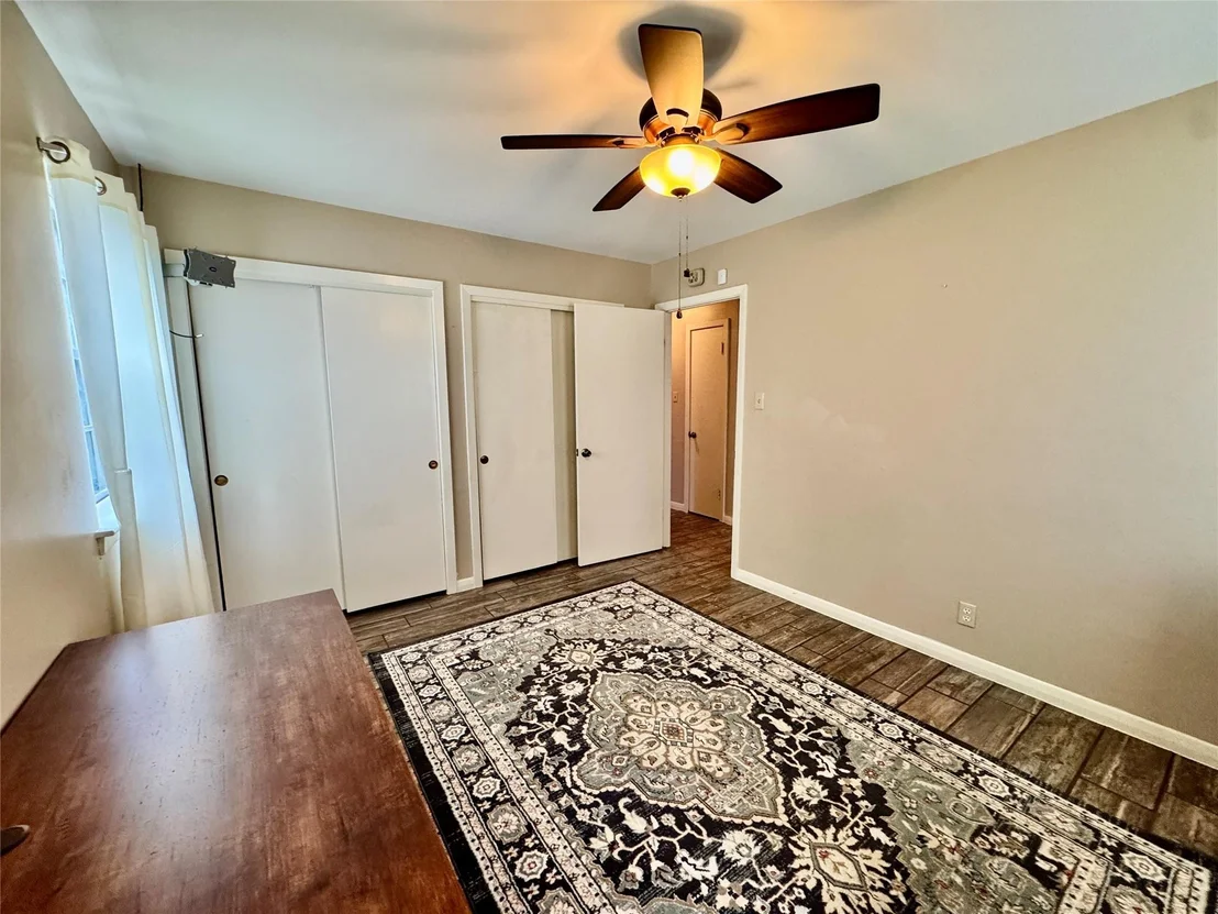 Photo of 5050 Swallow Drive