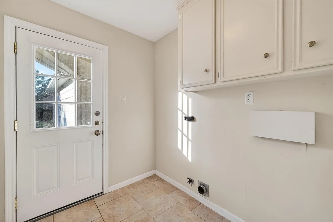 Photo of 906 Crossfield Drive