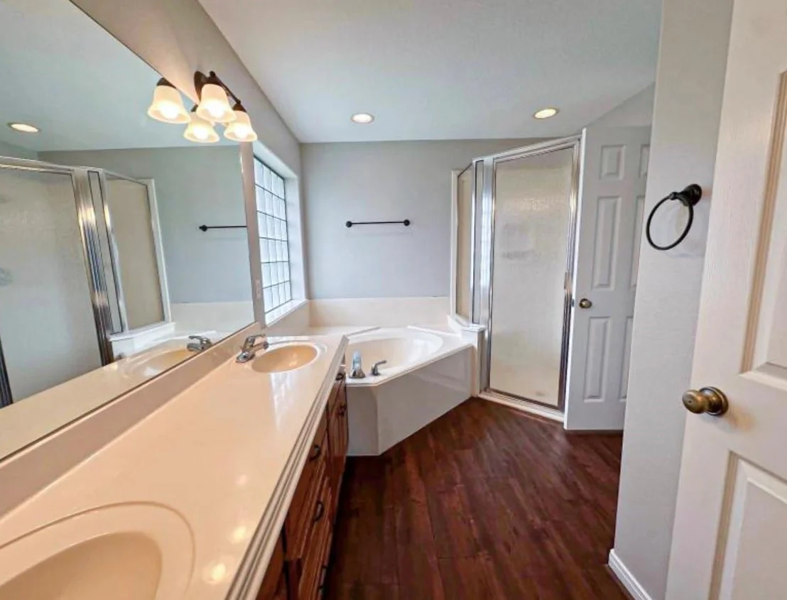 Photo of 301 Williamsburg Avenue