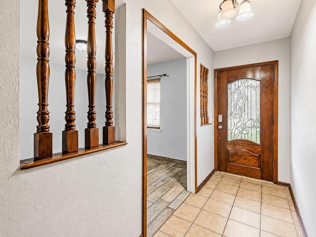 Photo of 2710 Burke Road