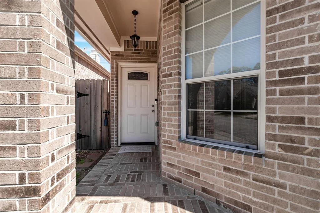 Photo of 18938 Candlelight Crescent Road