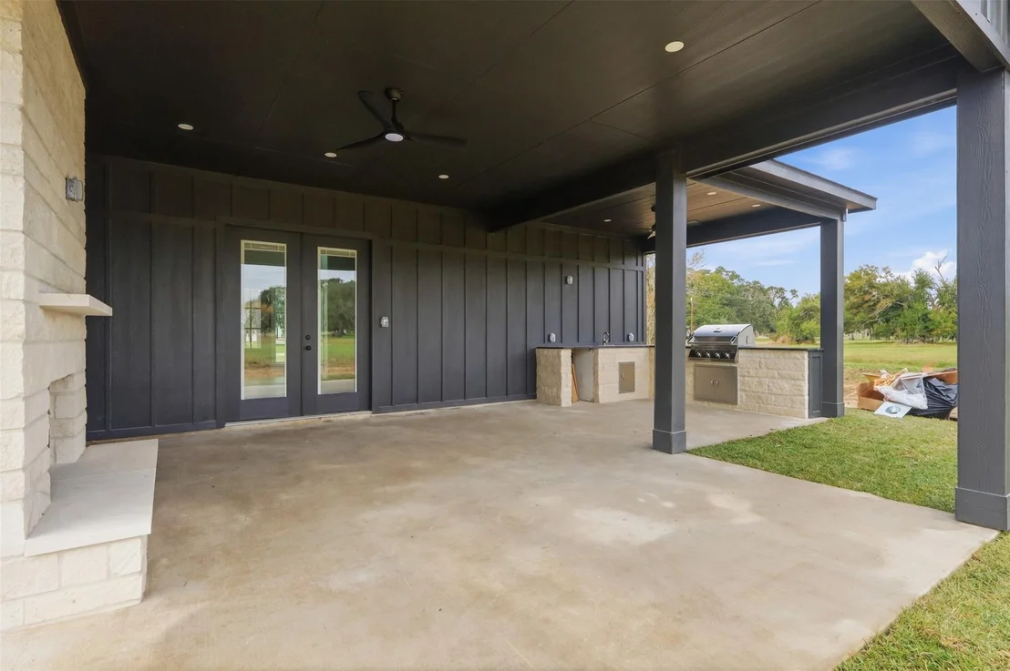 Photo of 467 Springfield Trail
