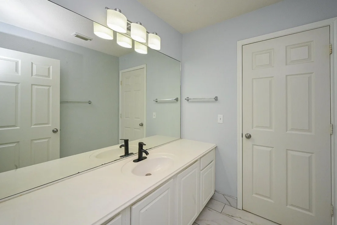 Photo of 11011 Glenora Drive