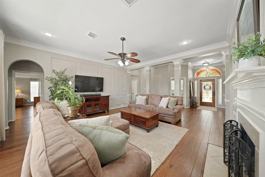 Photo of 6723 Springcrest Drive