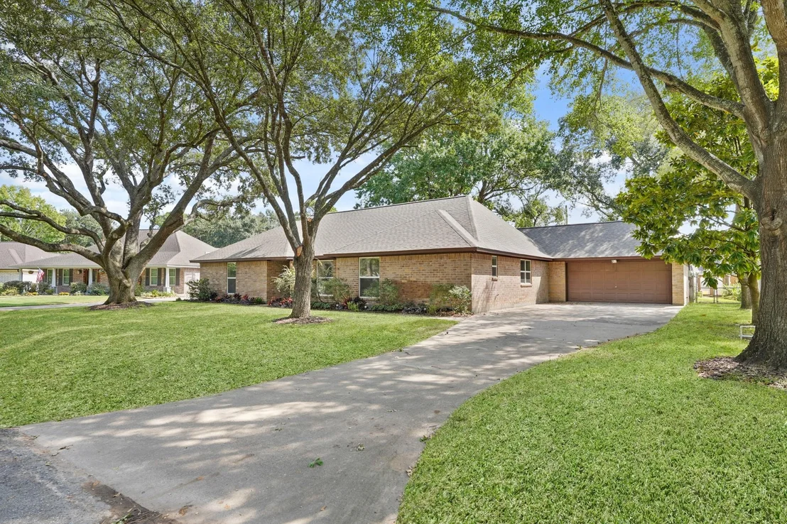 Photo of 2826 E Elm Circle