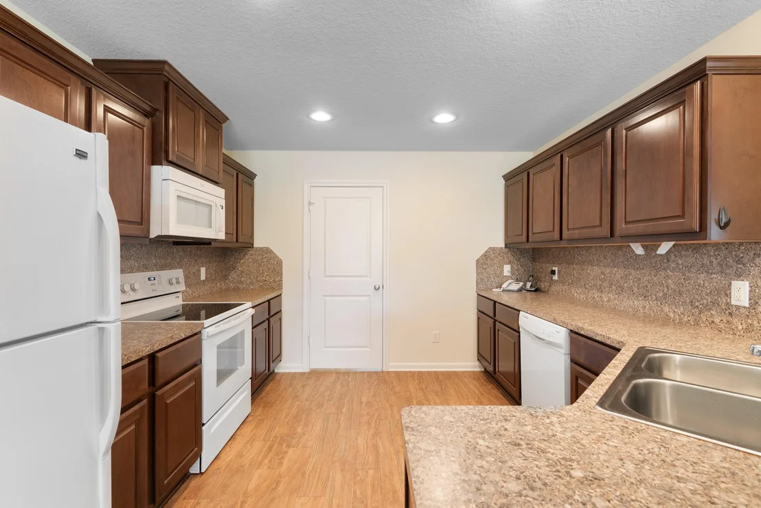 Photo of 1635 Lakeview Drive