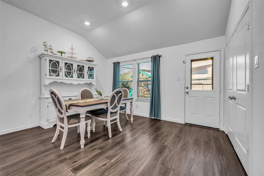 Photo of 4823 Chestnut Valley Lane