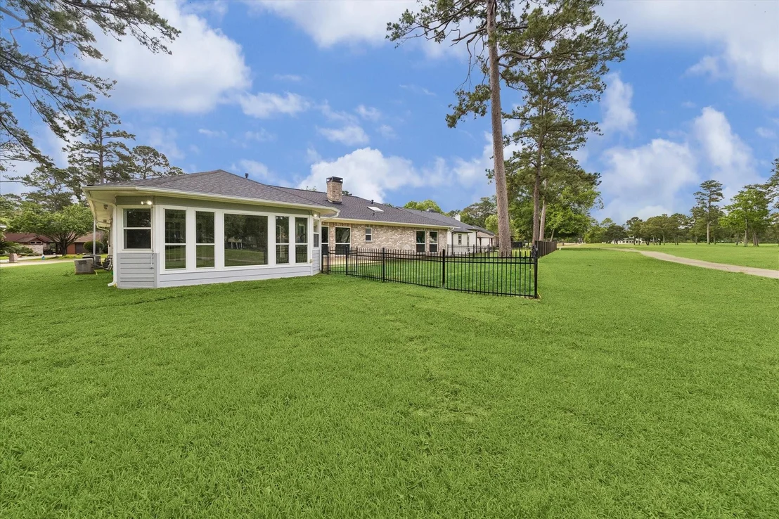 Photo of 20435 Perryoak Drive