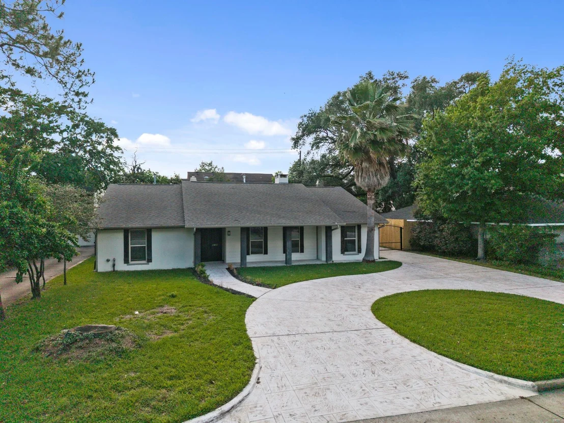 Photo of 2402 Chimney Rock Road