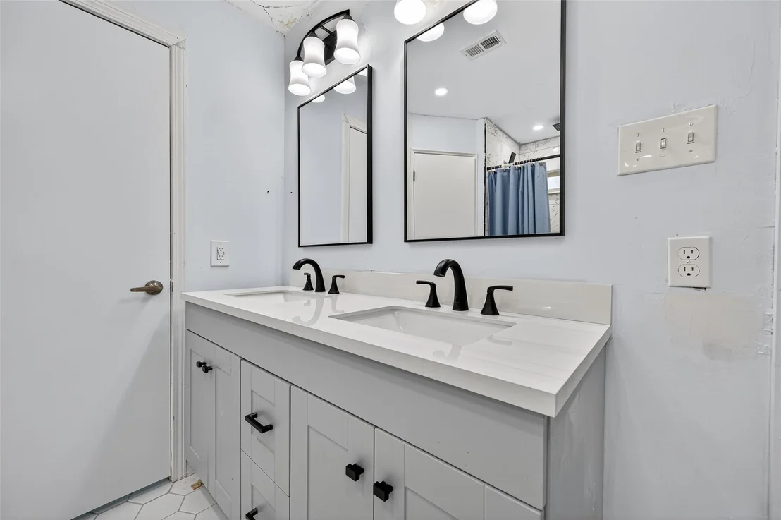 Photo of 202 Laura Lane