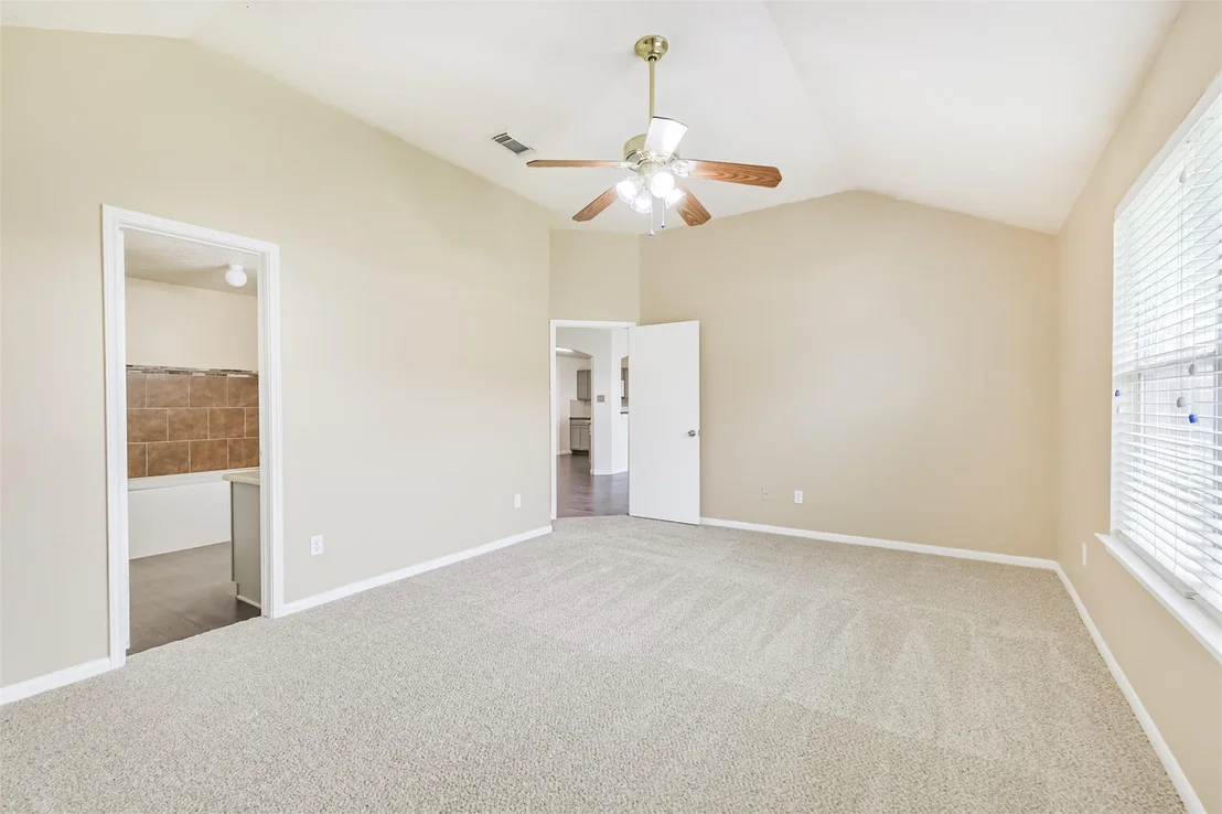 Photo of 2415 Fox River Lane