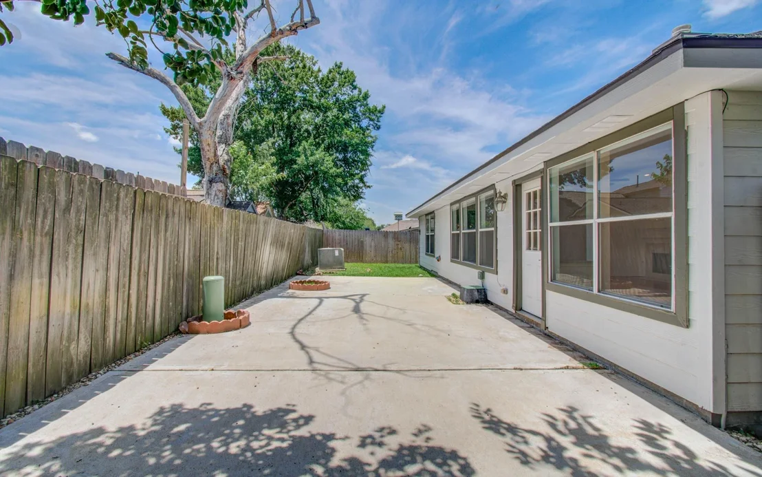Photo of 18523 Dennington Drive
