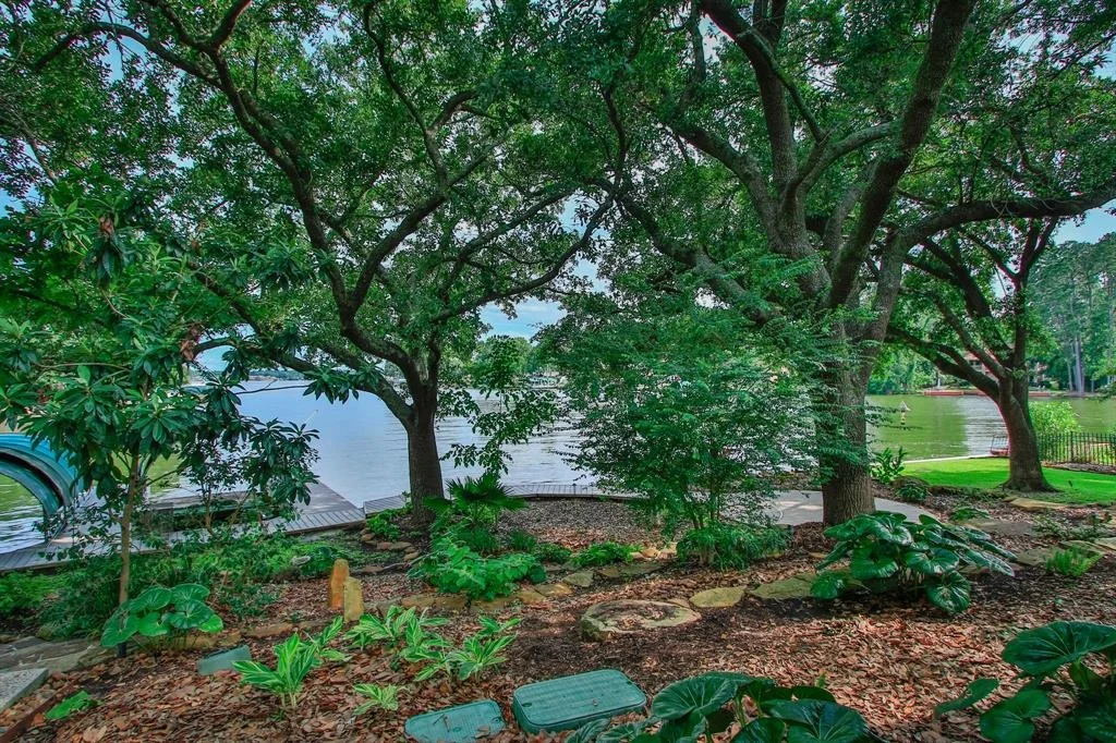 Photo of 3023 Willowbend Road